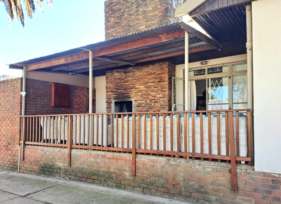 4 Bedroom Property for Sale in Humansdorp Eastern Cape